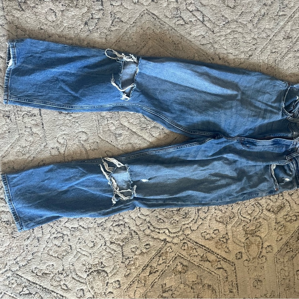 Women’s Abercrombie and fitch straight ankle jeans